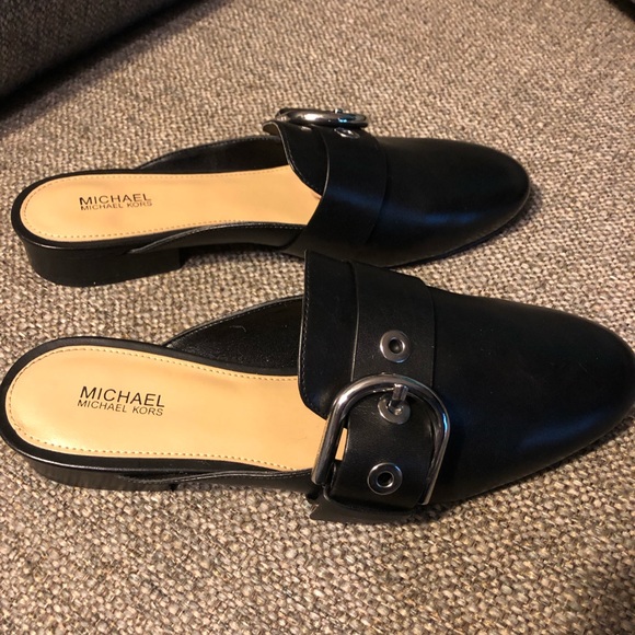Michael Kors black leather mules 7.5 flats - Picture 4 of 9